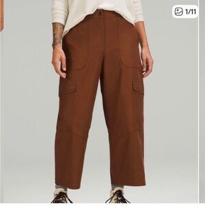 Lululemon Light Utilitech Cargo Pocket High Rise Crop Barrel Pants Wide Leg 29
